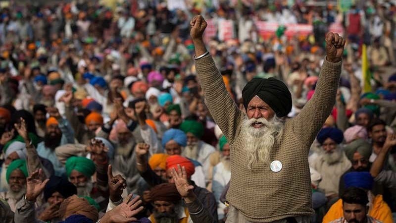 ہندوستانی کسانوں کا پنجاب اور ہریانہ بارڈر پر احتجاج جاری