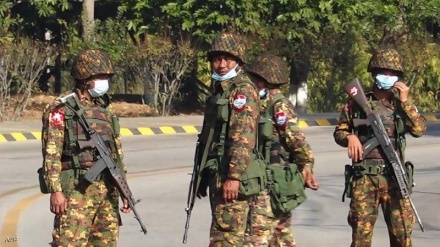 میانمار کی سیکیورٹی فورسز کے اہلکاروں کی بنگلادیش میں پناہ لینے کا سلسلہ جاری