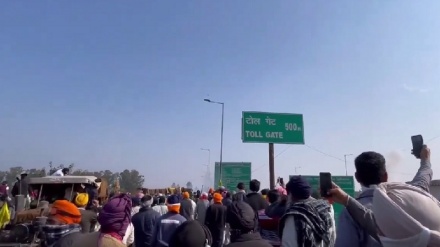  ہندوستان: کسان تحریک، شمبھو بارڈرپر کسانوں نے پتنگ سے ڈرون گرا دیا + ویڈیو