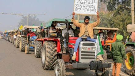 ہندوستان: کسان دہلی کی جانب مارچ کرنے پر بضد