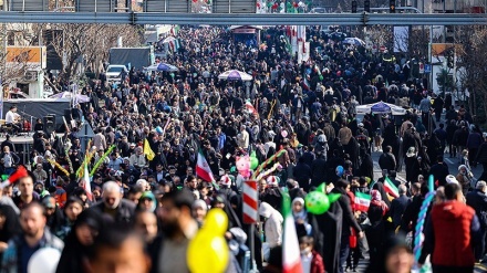تہران میں اسلامی انقلاب کی سالگرہ کی شاندار ریلی