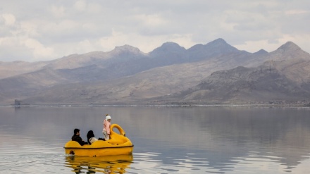 Turisti na jezeru Orumije