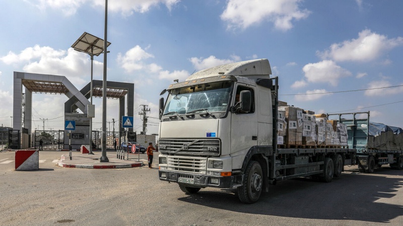 مظلوم فلسطینی عوام کے لئے امدادی سامان لے جانے والے ٹرک غزہ میں داخل ہوگئے
