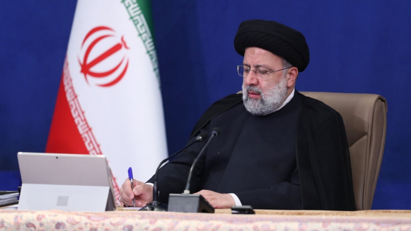 İran prezidenti voleybolçu məktəbliləri təbrik edib