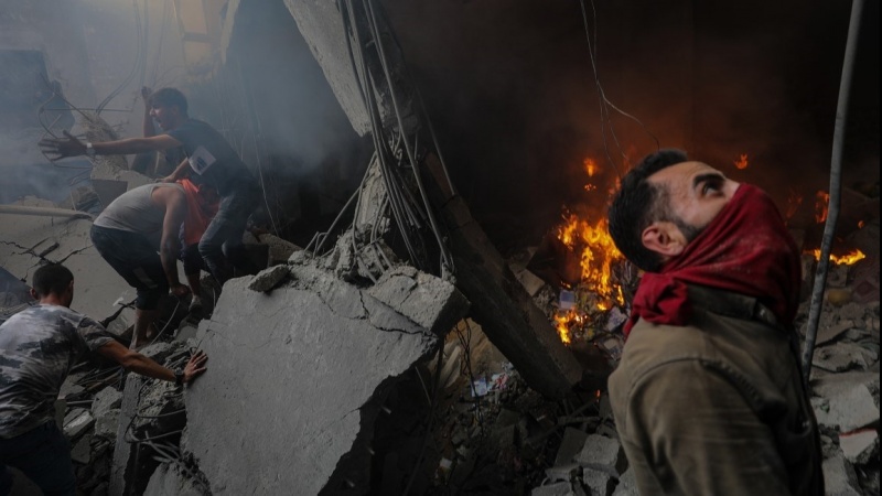 Izraelske snage brutalno napadaju civile u Gazi, pale kuće
