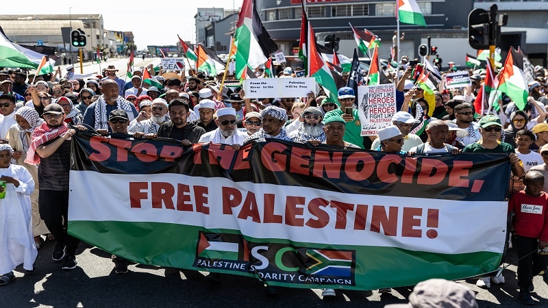 جنوبی افریقہ میں غزہ کے حق میں دنیا کے ہزاروں افراد کا 41 کلومیٹر کا پیدل مارچ