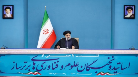 ایران کی ترقی و پیشرفت کو روکنے کیلئے دشمن کن ہتھکنڈوں سے کام لے رہا ہے؟