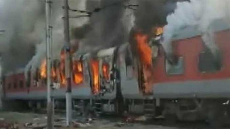 ہندوستان: اسپیشل ٹرین کی بوگی میں آگ لگ گئی