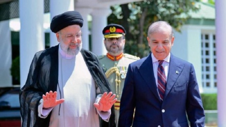 Iranski predsjednik svečano dočekan u Pakistanu na početku važne posjete