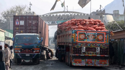 افغانستان ته د پاکستان صادراتو کې ۷۶ سلنه کمښت راغلی