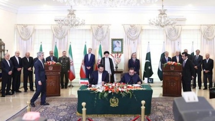 Iran i Pakistan potpisali 8 dokumenata prvog dana Raisijeve posjete