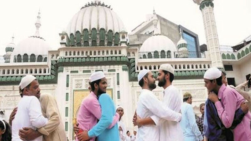ہندوستان اور بنگلہ دیش میں آج عید الفطر انتہائی مذہبی جوش وعقیدت کے ساتھ منائی جارہی ہے