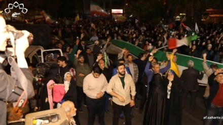 شادمانی مردم ایران، عراق، لبنان و دیگر کشورها در واکنش به دفاع مشروع ایران در مقابل رژیم صهیونیستی