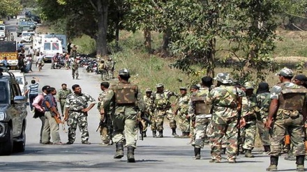 ہندوستان میں مسلح افراد کے حملے میں سی آر پی ایف کے 6 اہلکارہلاک و زخمی