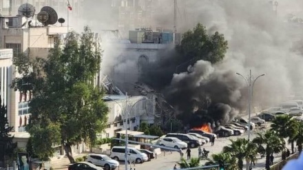 دمشق میں ایرانی سفارتخانے کے قونصلرسیکشن کی عمارت پر صیہونی حکومت کا حملہ (ویڈیو) 