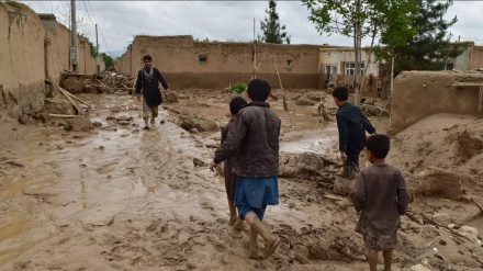 تلاش ها برای ارسال و ارائه کمک به آسیب دیدگان سیلاب ها در بغلان