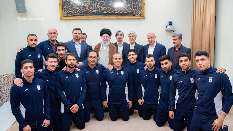 İran futzal komandası Əziz Rəhbərimizlə görüşdü