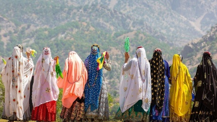 وڵاتی ئێران ، جەژنی رەنگەکان لە زەماوەندی بەختیاری دا