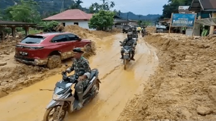 انڈونیشیا میں سیلاب اور لینڈ سلائیڈنگ کی وجہ سے شید تباہی، دسیوں جاں بحق اور لاپتا
