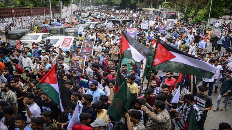فلسطین کے حامی امریکی طلبا تحریک کے تسلسل میں بنگلادیشی طلبا کا مظاہرہ