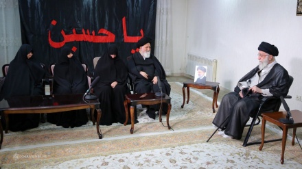 ڕێبەری مەزنی شۆڕشی ئیسلامی: ڕێزی جەماوەر بۆ سەرۆک کۆمارە کۆچکردوەکەیان پەیامێکی ڕوو لەدنیاو لە بەرژەوەندی ئێران بوو