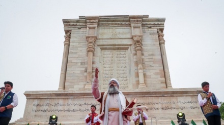 Rêzgirtina li Firdosî di Roja Zimanê Farisî da