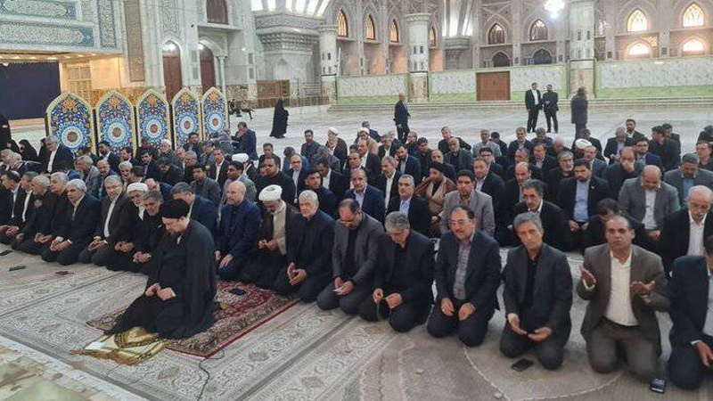 İslami Şura Məclisinin deputatları İmam Xomeyni (r) amalları ilə əhd-peyman bağladı