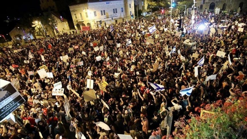 اسرائیلی وزیر اعظم اور اس کی جنگی کابینہ کے خلاف زبردست مظاہرہ، مظاہرین پر پولیس کا تشدد