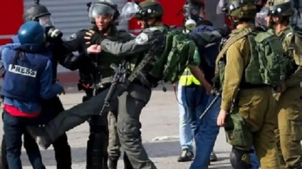 لە دەسپێکی شەڕەوە هەشتا پەیامنێری فەلەستینی لە لایەن ڕژێمی داگیرکەرەوە قۆڵبەست کراون