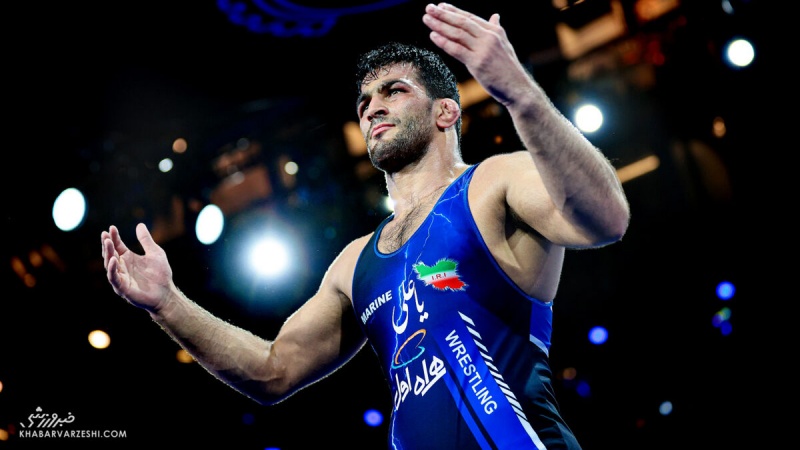 İranlı pəhləvan Həsən Yəzdani meydanlara qızılla qayıtdı 