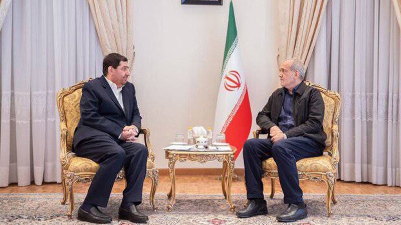 Məhəmməd Müxbir prezident Məsud Pezeşkiana hesabat verdi