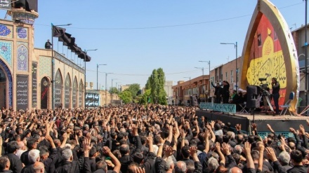 لە ڕۆژی عاشوڕای حسینی دا ئێرانی ئیسلامی نوقمی ماتەم و شینگێڕی ئەبا عەبدوڵڵا حسین