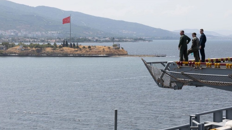 İsraili qoruyan hərbi gəmi Türkiyə limanında lövbər saldı