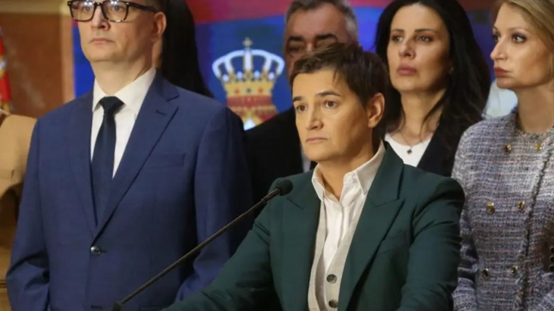 BRNABIĆ SE OBRATILA NAKON TENZIJA U SKUPŠTINI SRBIJE, OPOZICIJA JE OMETALA