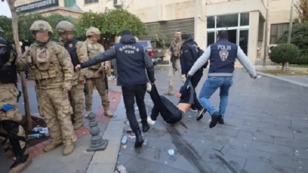 Nerazîtiyên dijî hikûmetê li Tirkiyê li berteka wêdebirina çend şaredaran