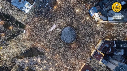 SNAŽNE PORUKE I 15 MINUTA TIŠINE U BEOGRADU: STUDENTI NAKON PROTESTA NASTAVLJAJU BLOKADU UNIVERZITETA