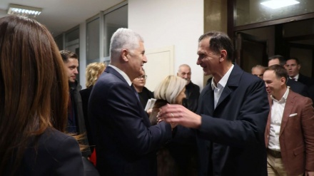 PRIMORAC PREDSTAVIO SVOJ PROGRAM U MOSTARU; ČOVIĆ OPTUŽIO BOŠNJAKE DA IZAZIVAJU SRBE, A HRVATI SU FAKTOR 