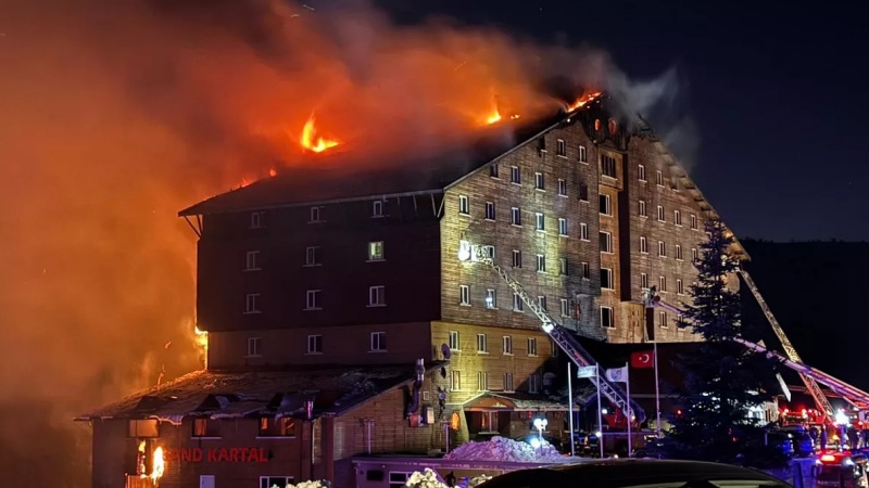 Kartalkayada otel yanğınında daha 7 şübhəli həbs edilib.