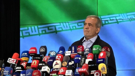 د انقلاب کلیزې مراسمو کې د لوړپوړو چارواکو ګډون 