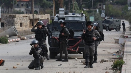 غرب اردن میں فلسطینیوں اور صیہونی فوجیوں میں شدید لڑائی 