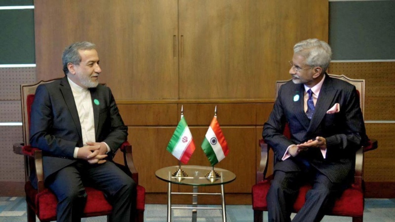 تأکید ایران و هند بر گسترش روابط و تداوم گفت‌وگوهای سیاسی