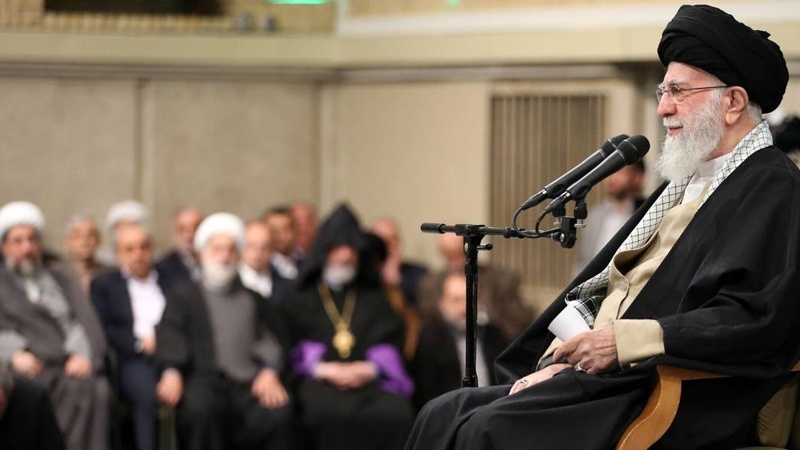 AJATOLLAH HAMENEI: NAŠE PITANJE DANAS JE PRIJETNJA MEHKE MOĆI NEPRIJATELJA