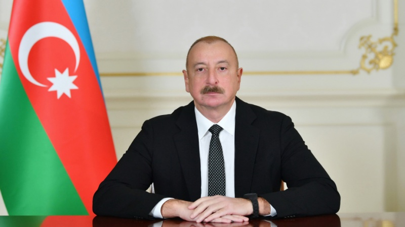 Əliyev Pezeşkyanı təbrik etdi