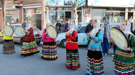 Pêşwaziya ji Newrozê bi karnavala meşa şahiyê li rojhilatê Gîlanê