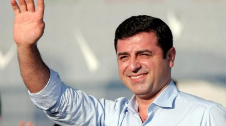 Demirtaş bi demkî hat azadkirin