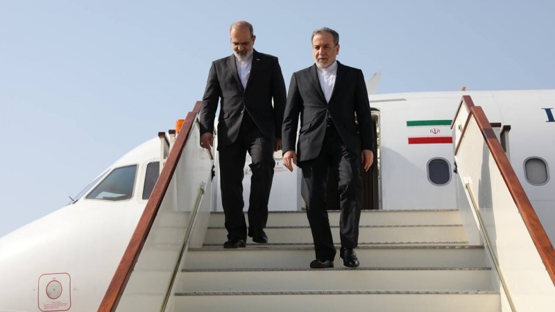 ایران امریکا کے بالواسطہ مذاکرات کا تیسرا دور آج، ایرانی وفد مسقط پہنچ گیا