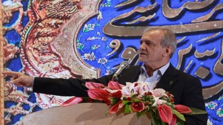اگر مسلمان متحد ہو جائیں تو تو دشمن انکا بال بھی بیکا نہیں کر سکتا: ایرانی صدر