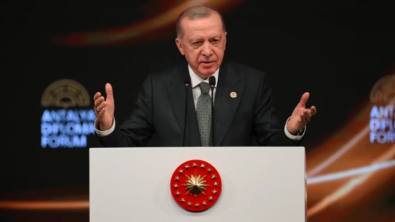 ڕێزگرتنی ئەردوغان لە هەوڵەکانی دەم پارتی بۆ وەلانرانی چەک لەلایەن پەکەکەوە