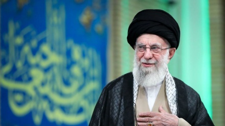 تاکید رهبر انقلاب ایران بر ایستادگی مقابل جنایات اشغالگران