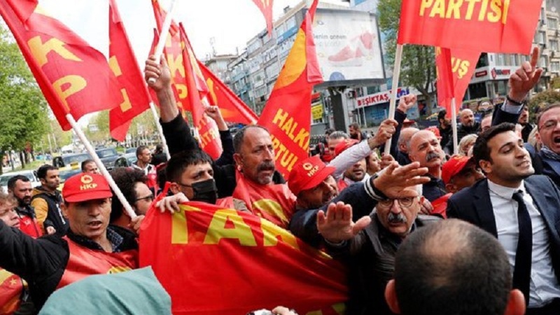 Pevçûna navbera polîsê Tirkiyê û xwenîşanderên Roja Cîhanê ya Karkeran